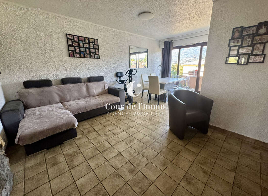 Appartement à LA ROCHE-SUR-FORON
