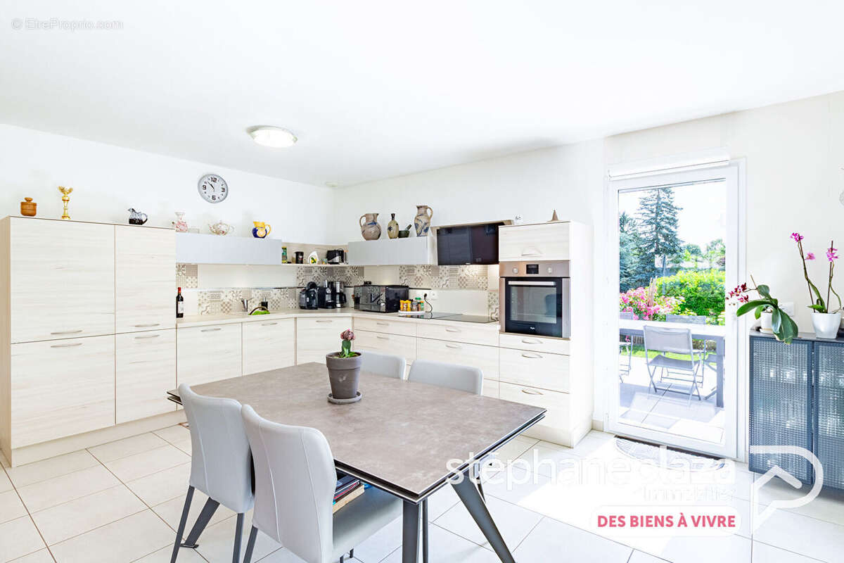 Maison plain-pied de 2018 - 93 m² habitables - 3 chambres - Garage - Terrain de 830m - photo 2