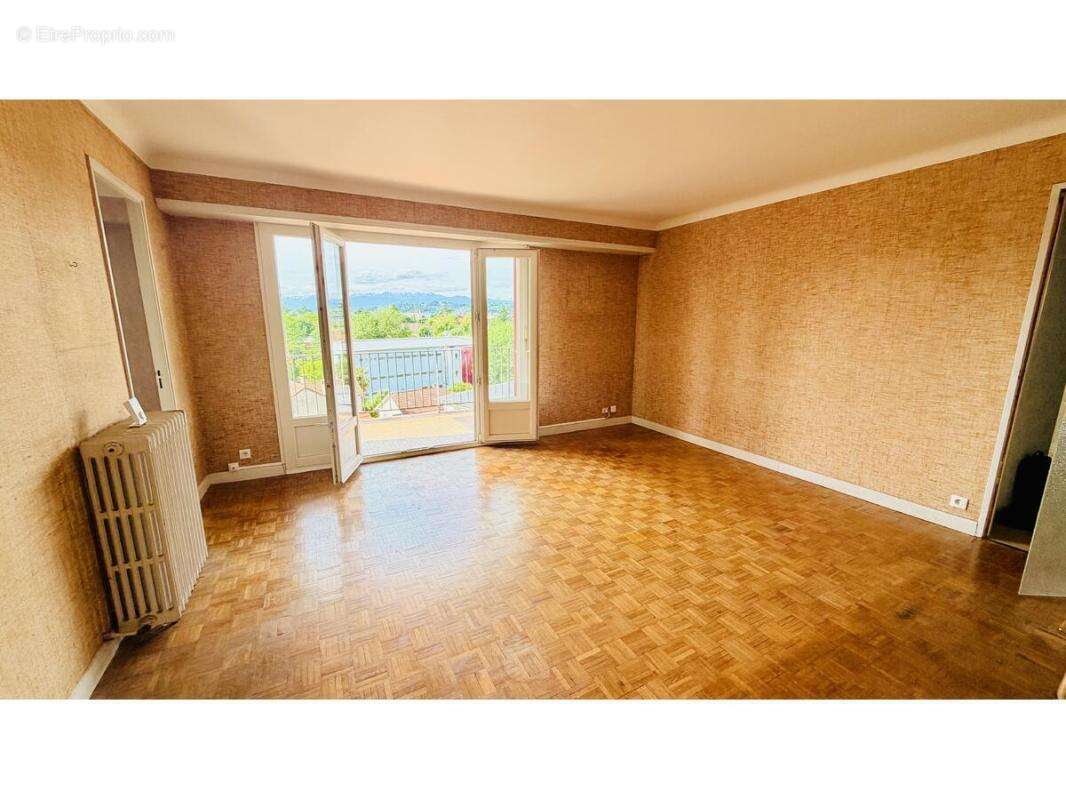 Appartement à BILLERE