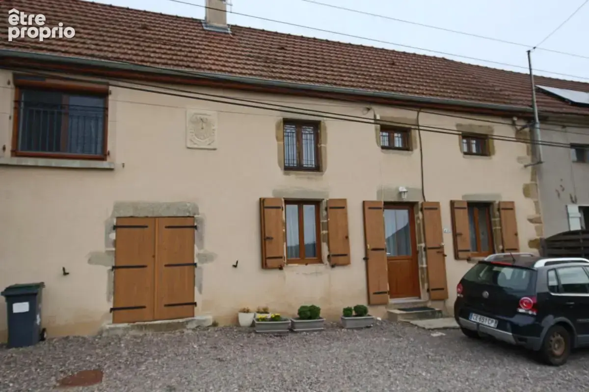 Maison mitoyenne entièrement rénovée ouvrant sur terrain de plain-pied - photo 1