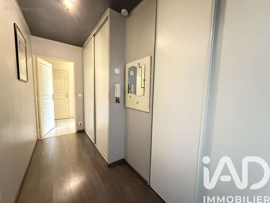 Photo 2 - Appartement à BRIE-COMTE-ROBERT