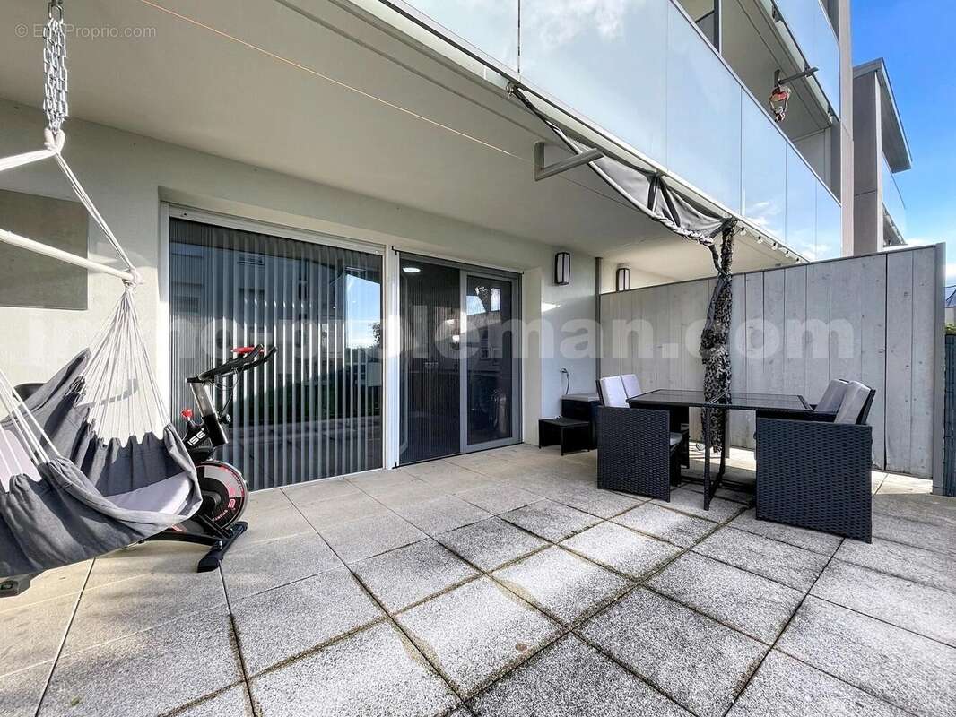 Appartement_T3_Annemasse_Genève_Ceva_tramway_Suisse_investissement_hyper_centre_Séjour_cuisine_terrasse_ - Appartement à ANNEMASSE