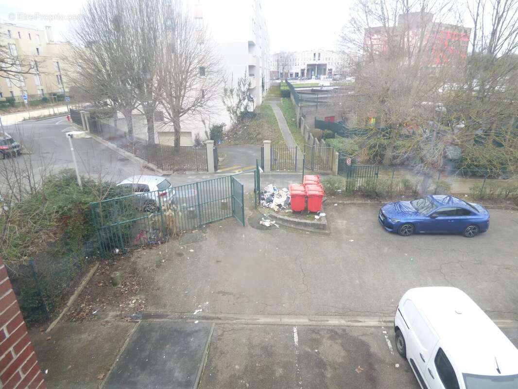 Commerce à COURCOURONNES