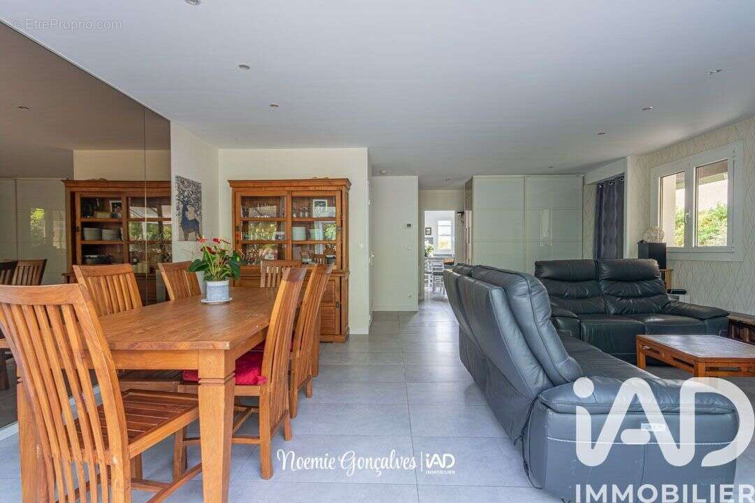 Photo 3 - Maison à EPONE