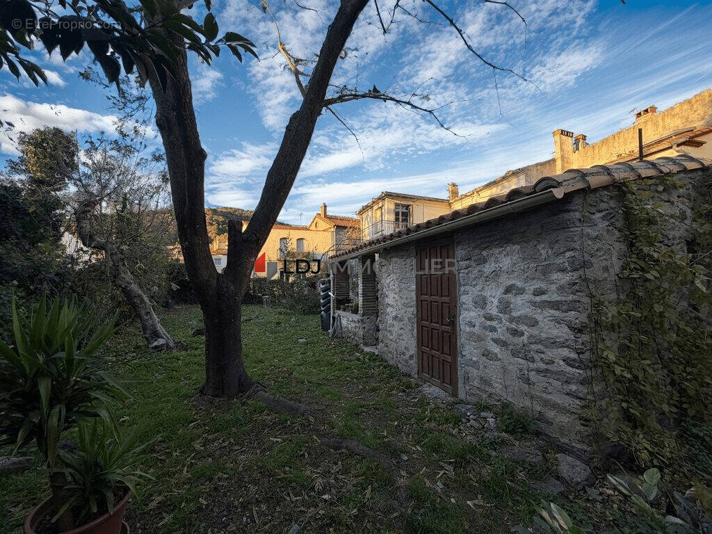 Appartement à ARLES-SUR-TECH