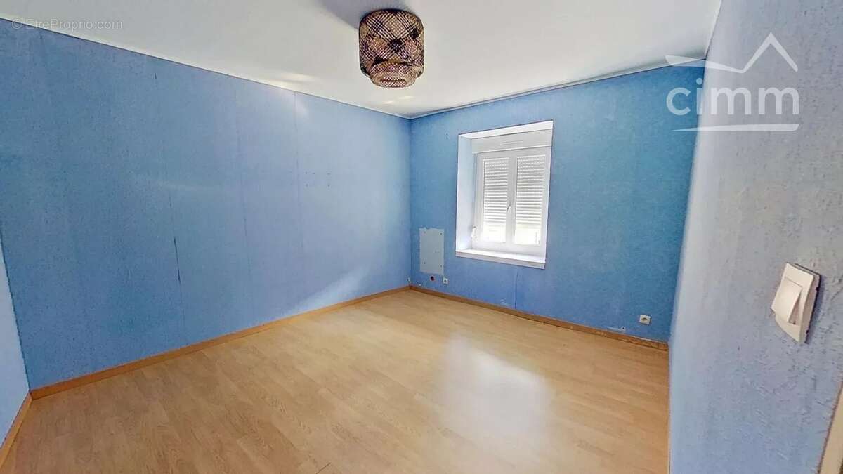 A VENDRE Maison de ville à rénover - photo 8