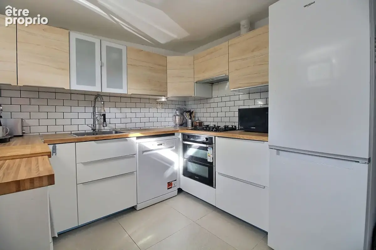 Quartier PLATEAU - Maison 5 pièces 82m²+ Appartement 3 pièces 33m² - photo 2