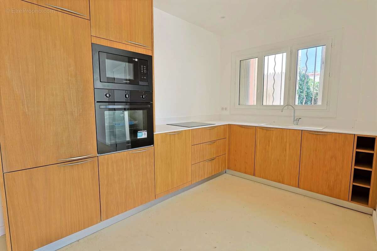 Charmant duplex 3 pièces entièrement rénové – Antibes, à deux pas du centre-ville - photo 3