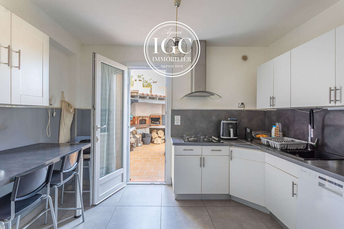 Maison type 4 - 70 m² - garage - 185 m² terrain - photo 8