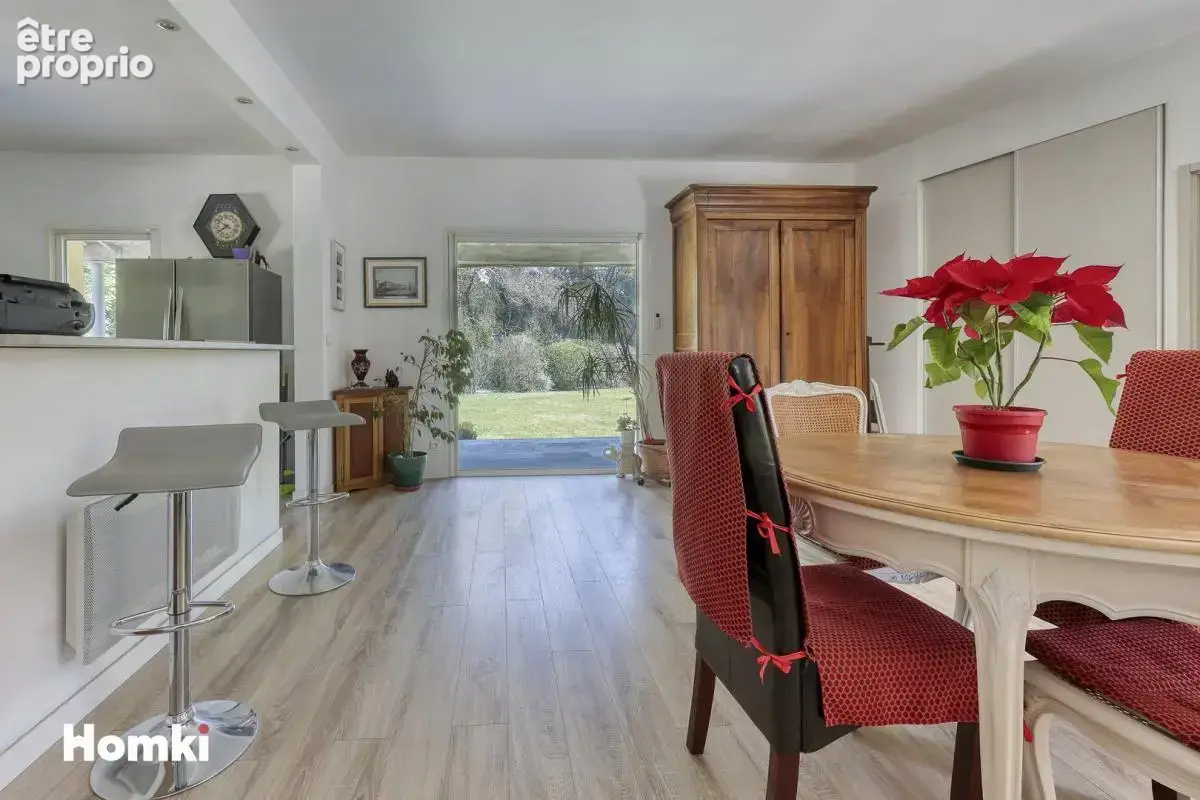 Maison/Villa T5 de 138 m² à Solliès-Pont 83210 - photo 7