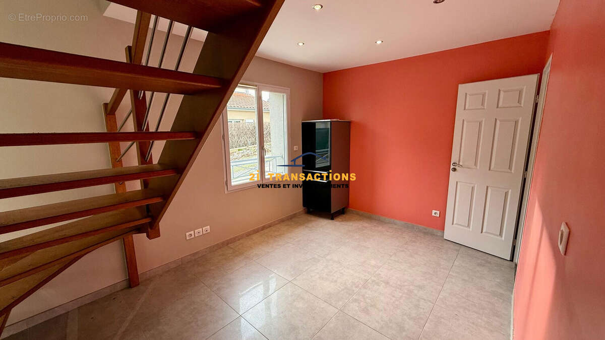 Maison à SAINT-GENIS-LAVAL