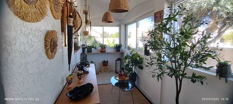 LUNEL NORD, Villa individuelle R+1, 132 M2 SH 3 chambres, séjour, cuisine, garage sur 339M2 terrain - photo 4