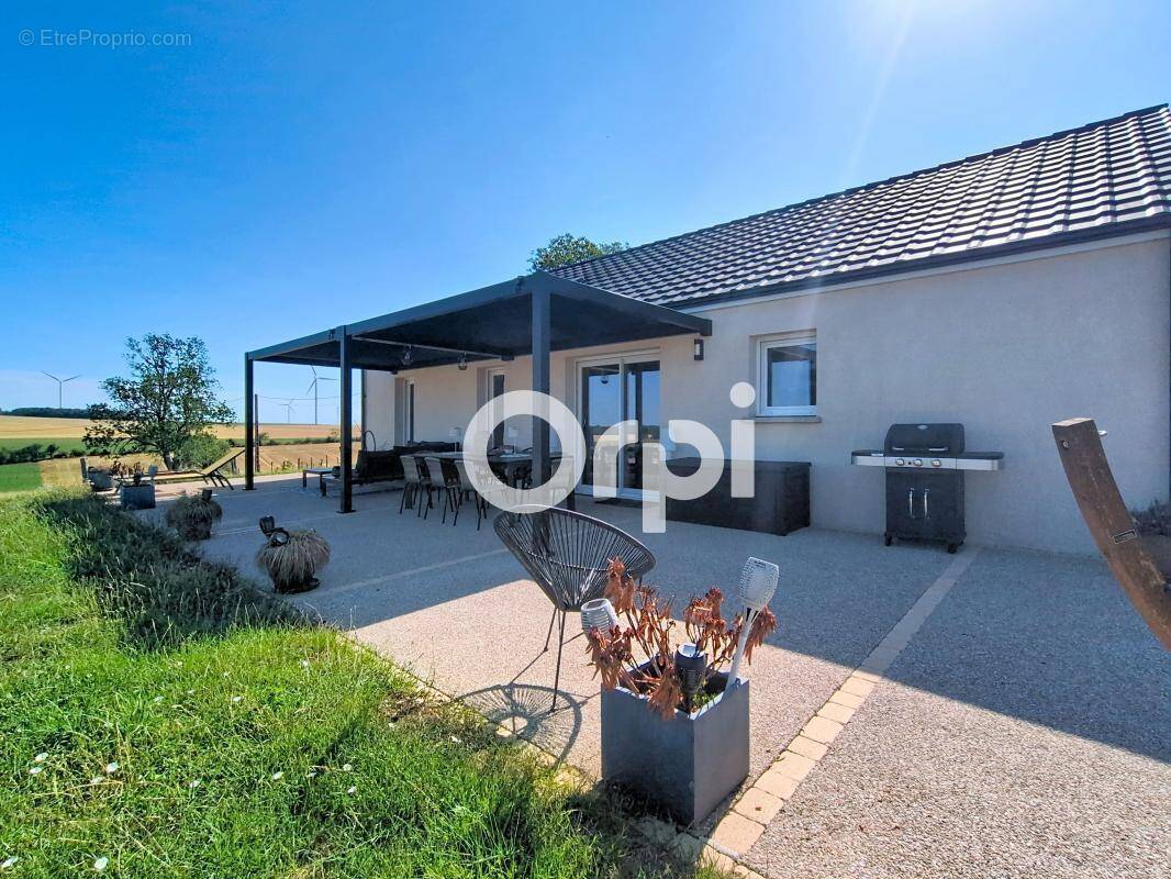 Maison à BUSSON