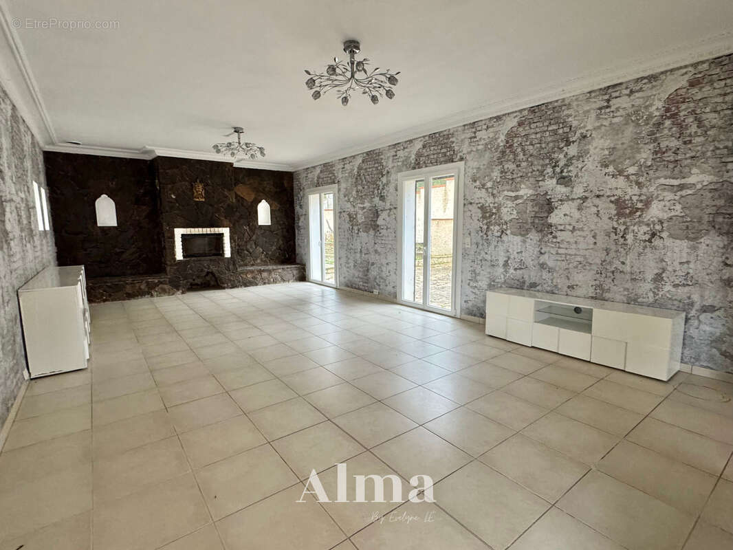 Maison à VILLEBRUMIER