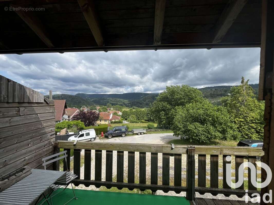 Maison 215 m² à Viry  - photo 9