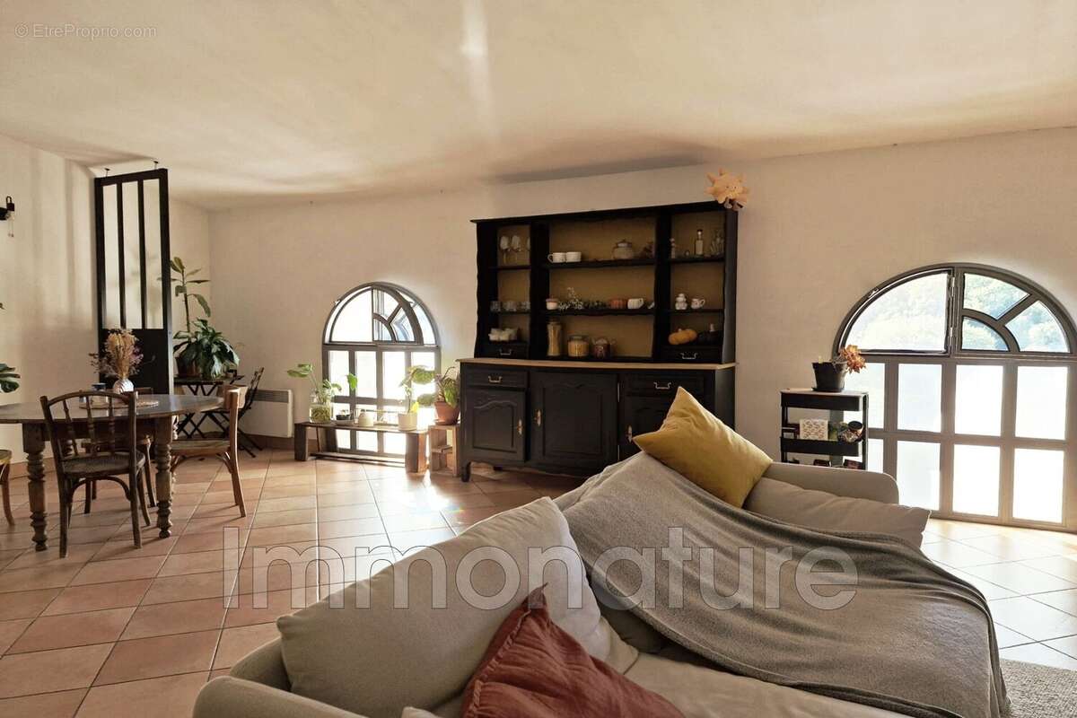 Appartement à LAROQUE