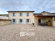 Maison à SAINT-MEDARD-DE-GUIZIERES