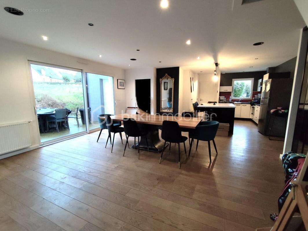 Belle Maison de 159 m2 avec véranda en centre bourg de Laignelet - photo 2