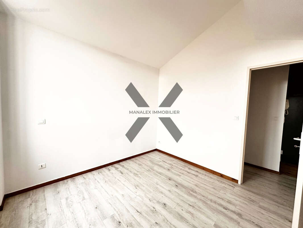 Appartement à LE COTEAU