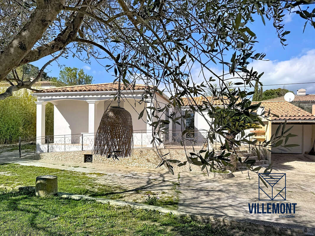 Charme - Maison à CALVISSON