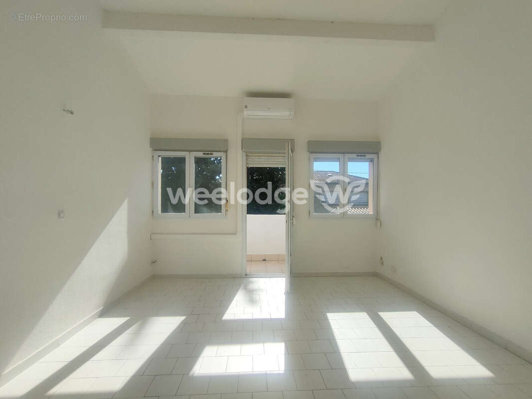 Séjour avec balconnet - Appartement à CAVAILLON