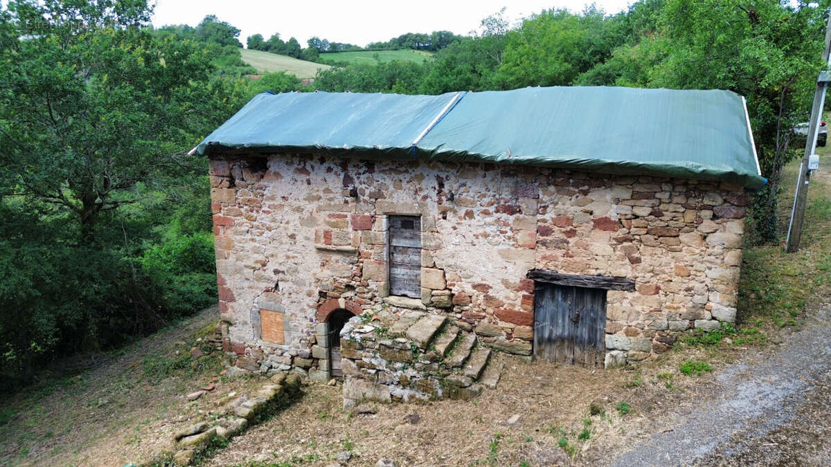 Petite bâtisse de charme à réhabiliter - photo 2
