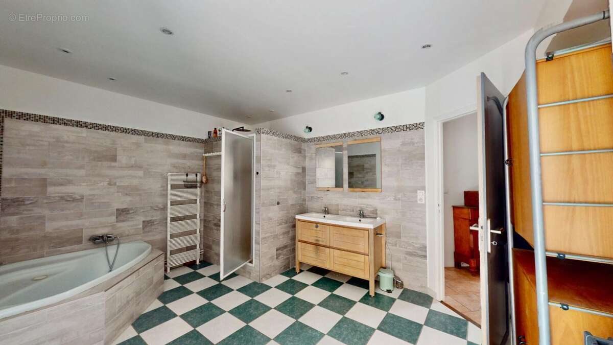 Maison à LA FERTE-MILON