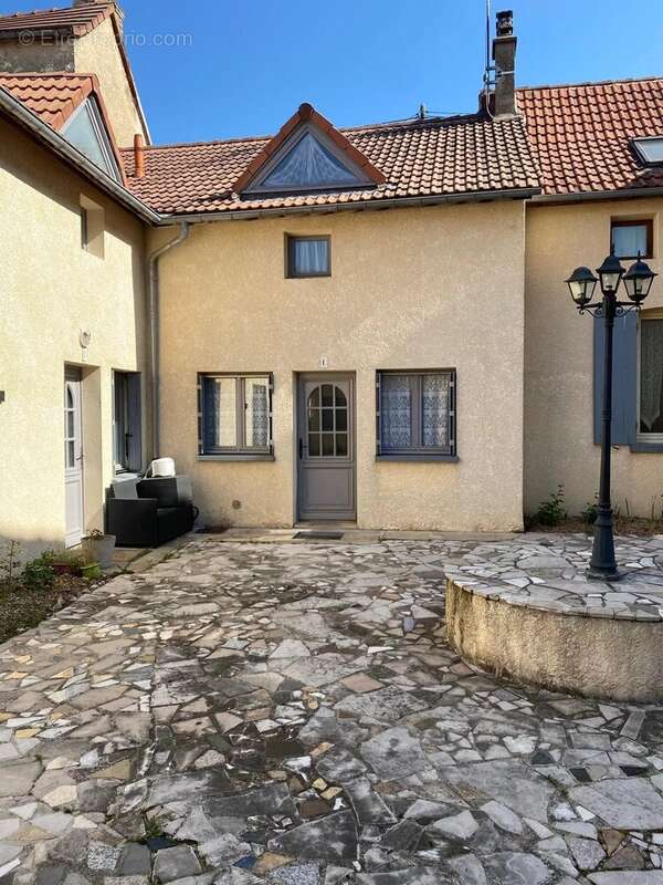 Appartement à BRIENON-SUR-ARMANCON