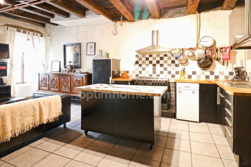 Maison à MAGNAC-LAVAL