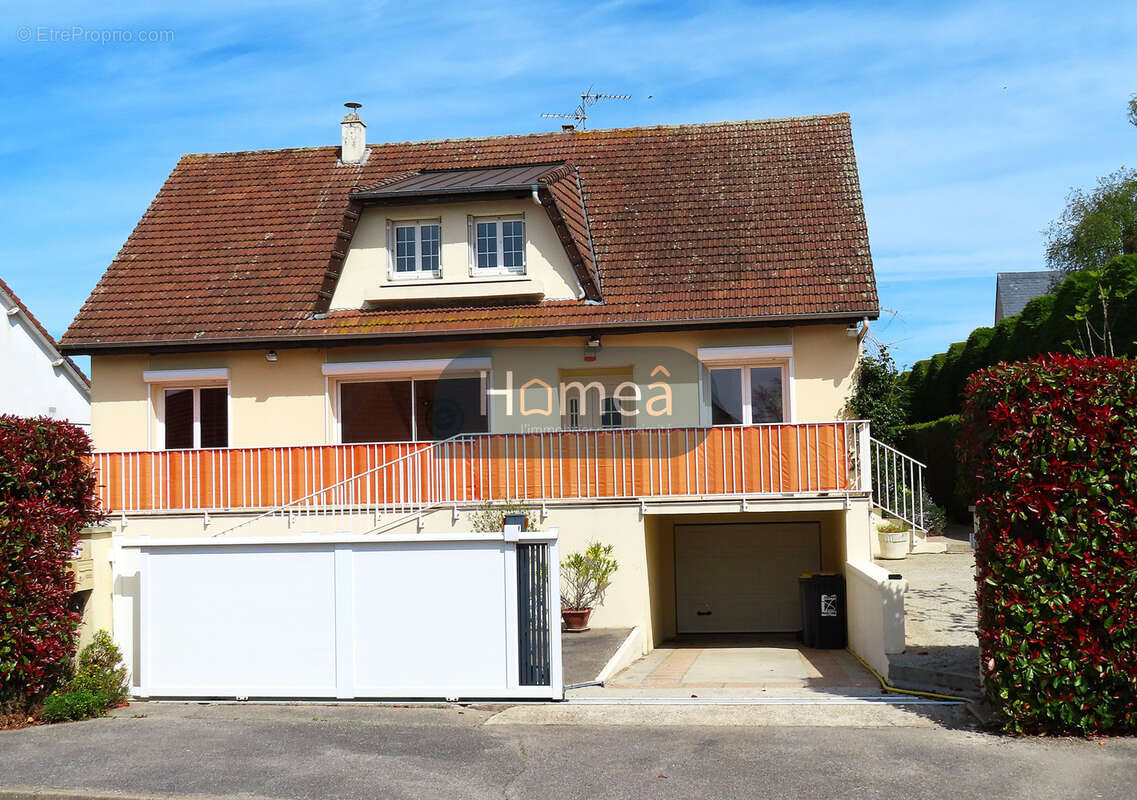 Maison à GREGES
