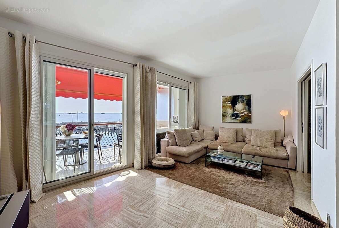 Appartement à EZE