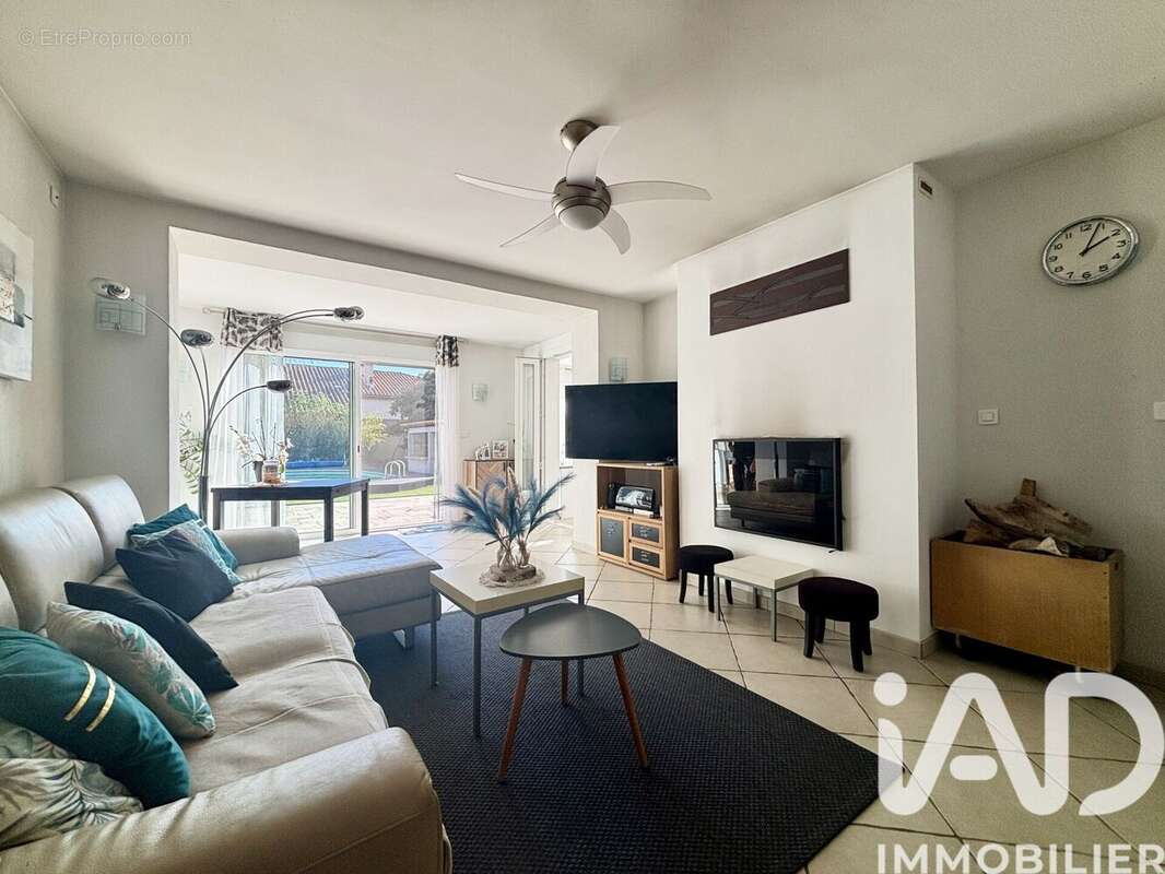 Photo 2 - Maison à BERRE-L'ETANG