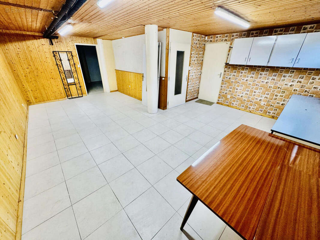 ss sol carnotzet - Maison à FEIGERES