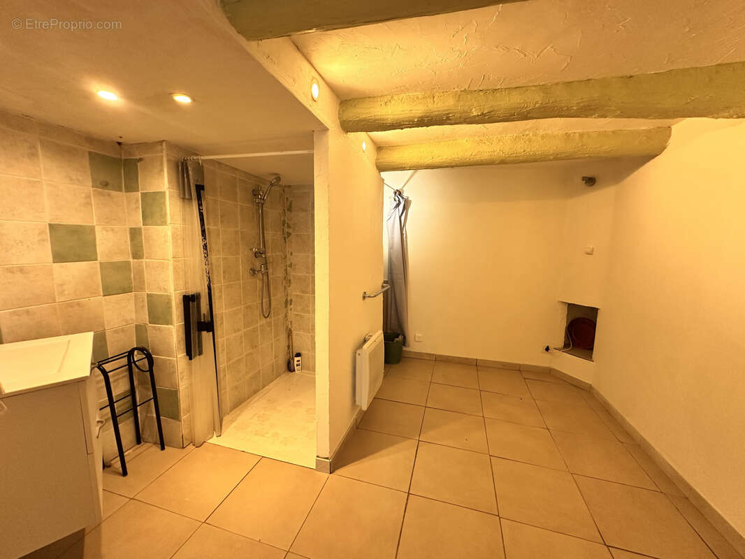 VINS SUR CARAMY - Maison de village avec balcon de type 3. - photo 3
