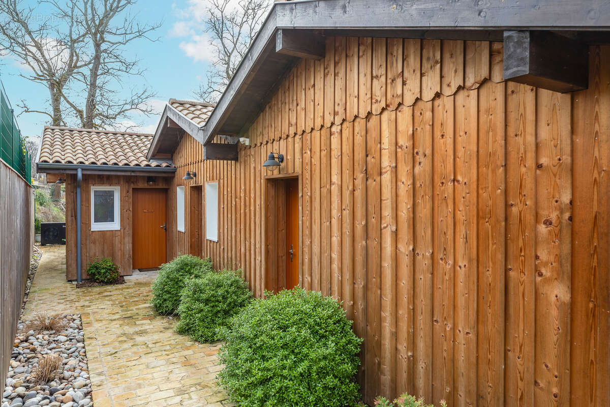 Maison à SAINT-SULPICE-ET-CAMEYRAC