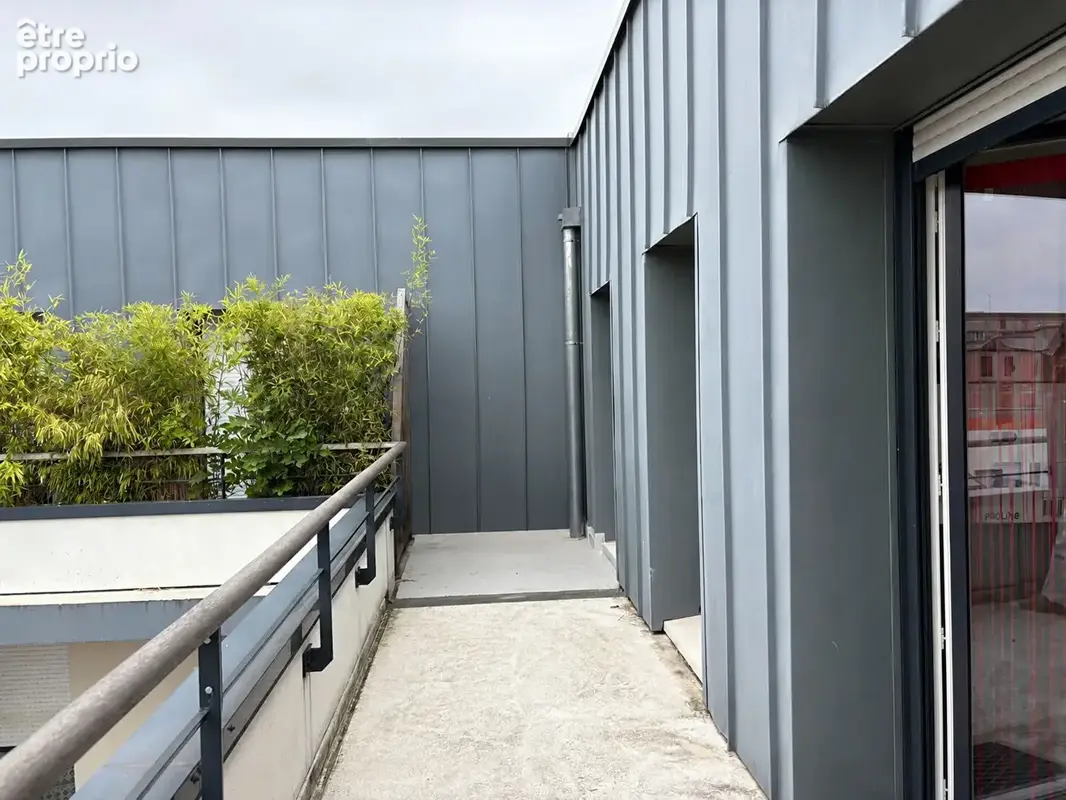 RARE SUR LE MARCHÉ Appartement T2 avec balcon, vue Cathédrale et parking - photo 3