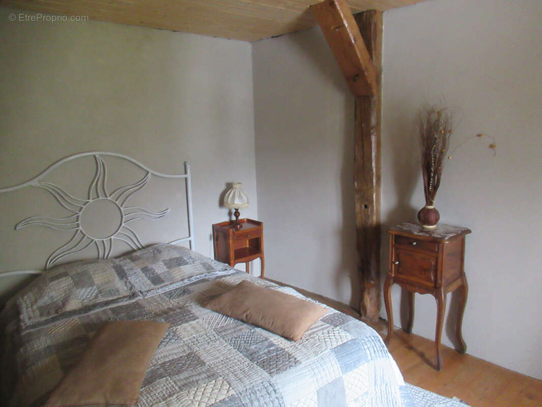 Ferme restaurée avec terrain attenant - photo 4