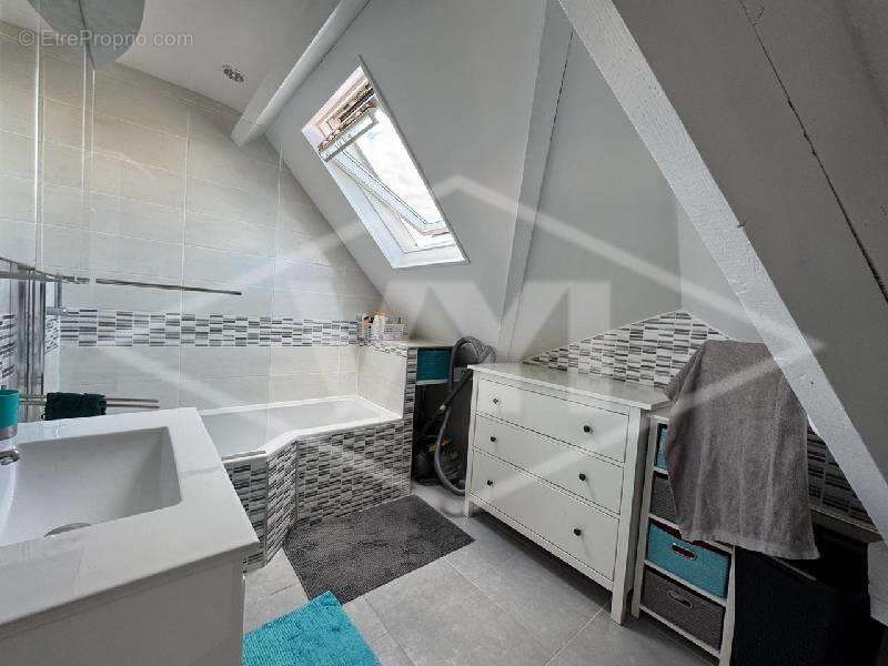 Maison à COMBS-LA-VILLE