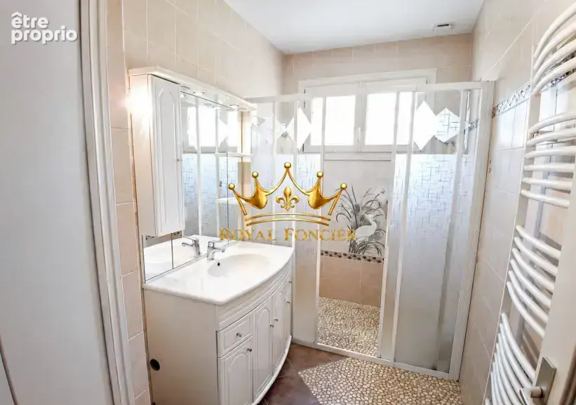 Salle d'eau au 1er étage
