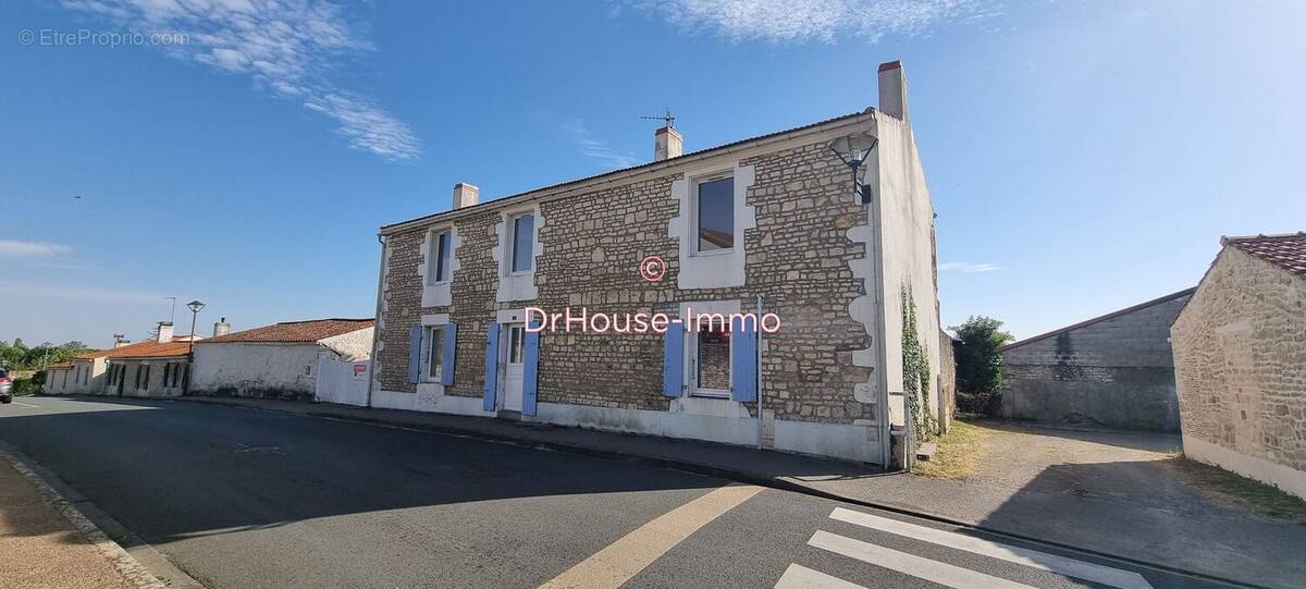 Maison à SAINT-DENIS-DU-PAYRE
