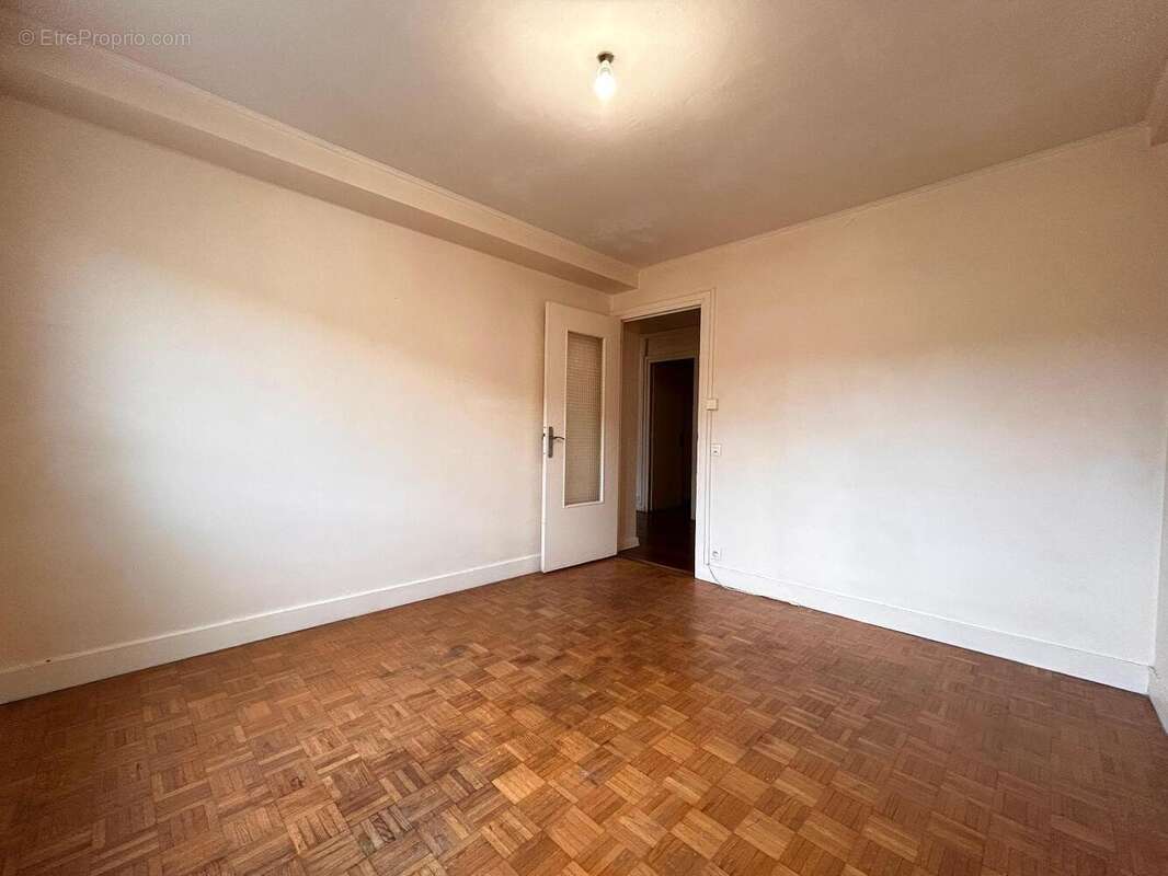   - Appartement à LYON-3E
