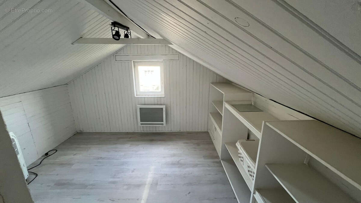 Maison à LE THILLAY