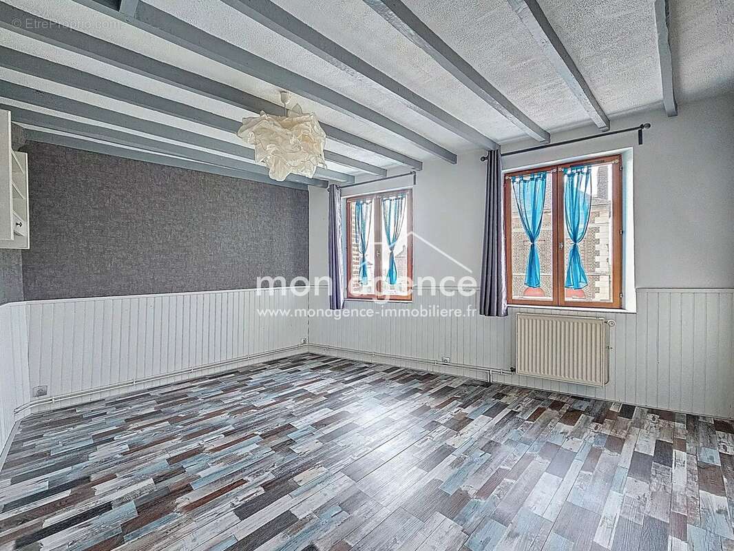 Maison à LA NEUVILLE-CHANT-D'OISEL