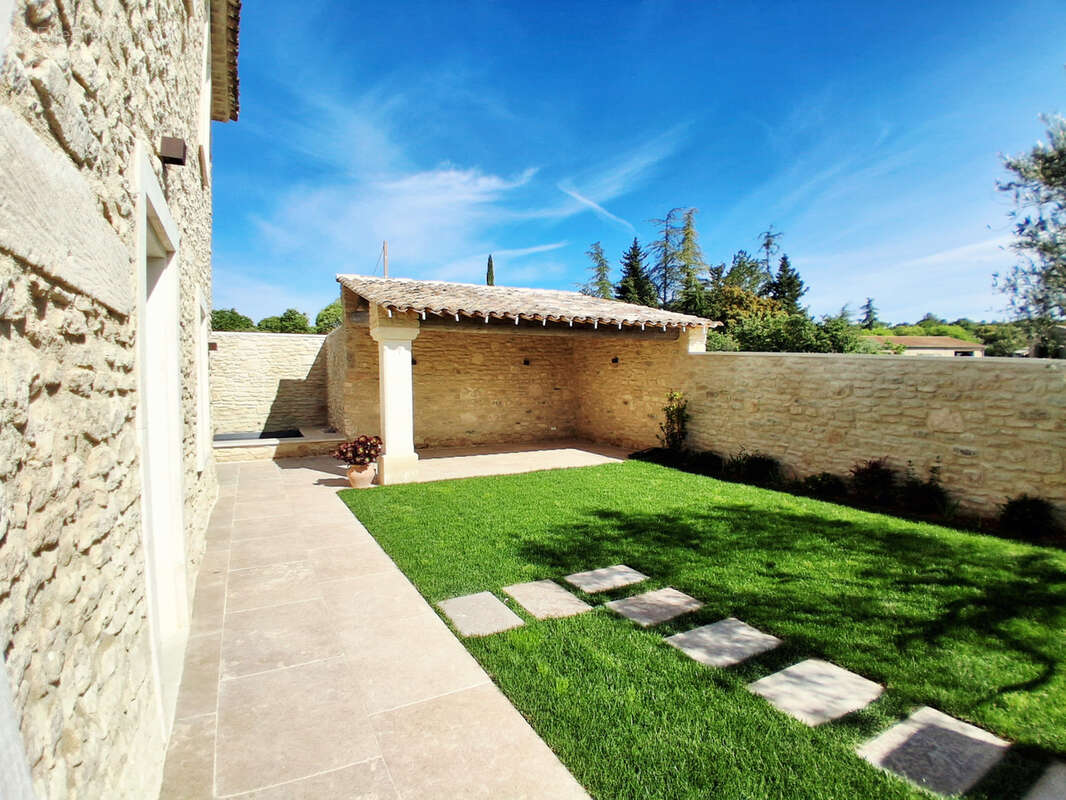 Maison à GORDES