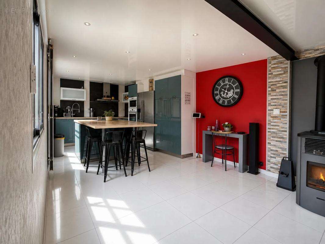 Maison de 5 pièces de 144 m² à Gerzat - photo 3