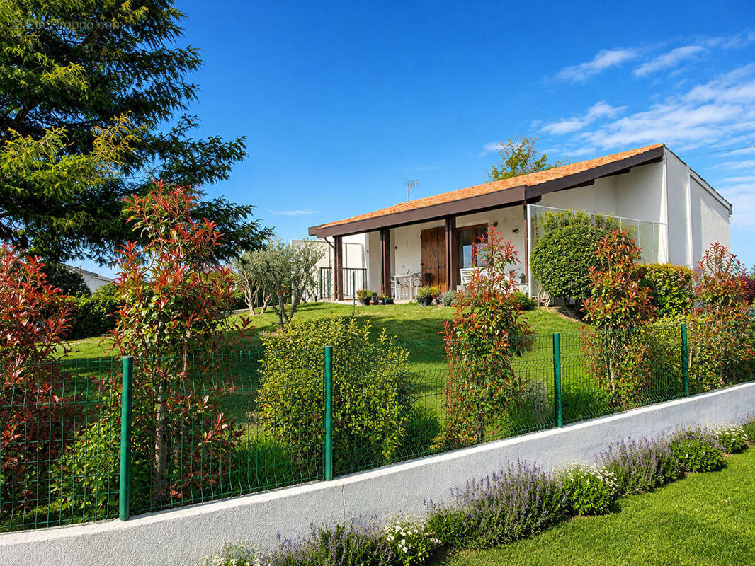 Maison à SAINTE-LIVRADE-SUR-LOT