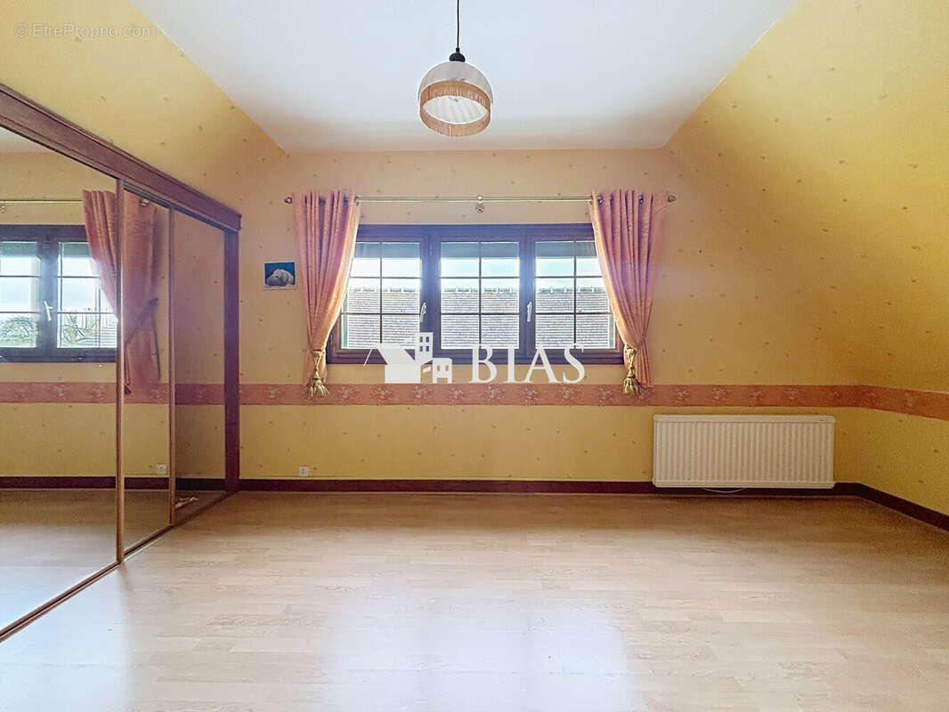 Maison à LE NEUBOURG