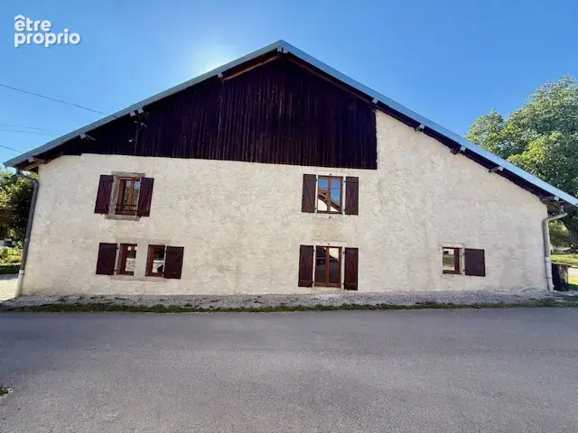 Maison mitoyenne au centre du village de GUYANS-DURNES - photo 1