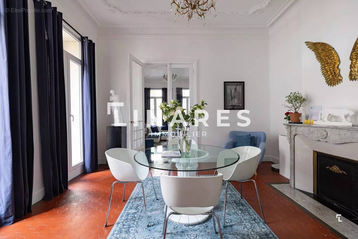 Appartement à MARSEILLE-1E