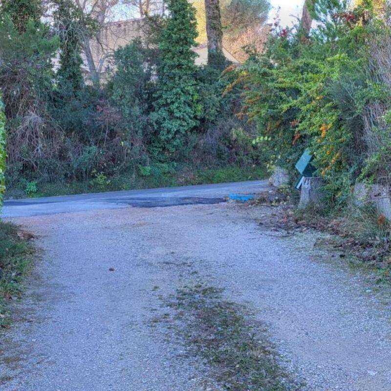 Terrain à AIX-EN-PROVENCE